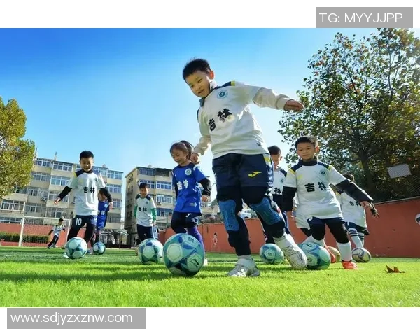 会转圈的足球明星如何在绿茵场上展现独特魅力与技巧