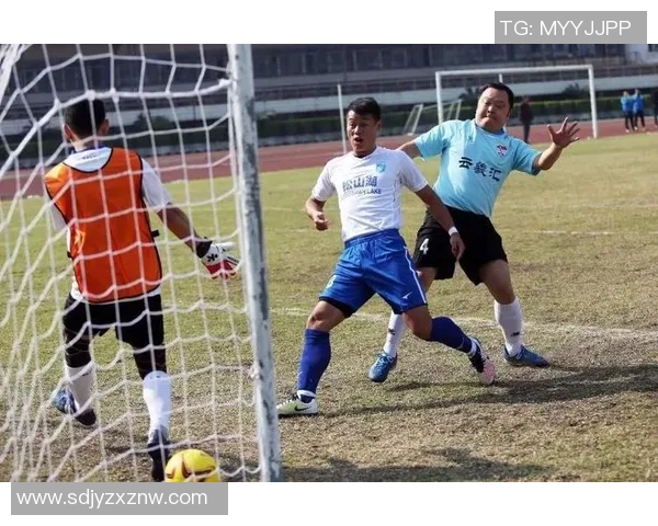 深圳足球队以59分领跑杯赛积分榜展现强劲实力和夺冠希望