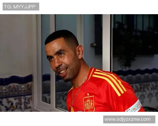 足球明星在比赛中泪洒赛场感人瞬间视频引发球迷热议与共鸣